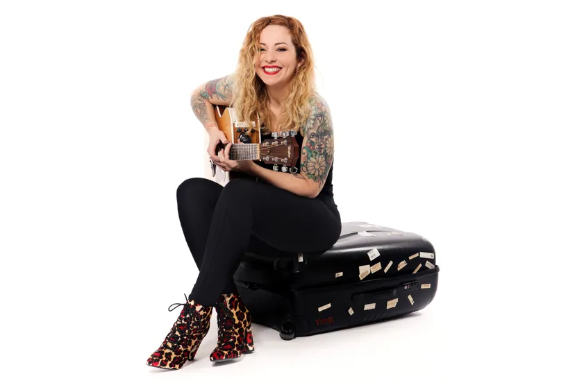 20190119 anneke van giersbergen inchecken dani silvia liggend