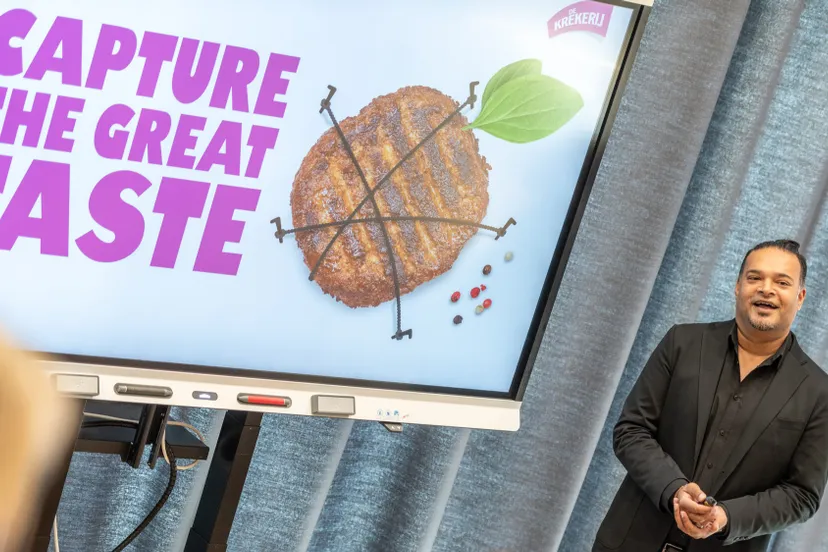 4427 a2a009610ea1a3944f560e95d8ed330b