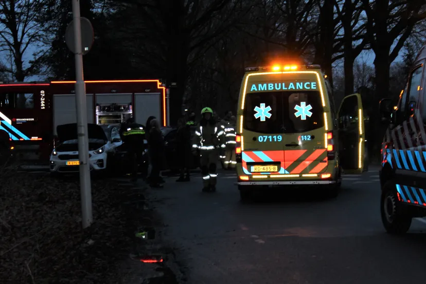 aanrijding drie autos lunteren