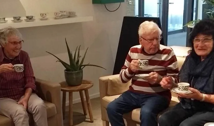 bewoners st barbara drinken koffie in nieuwe grand cafe 2019