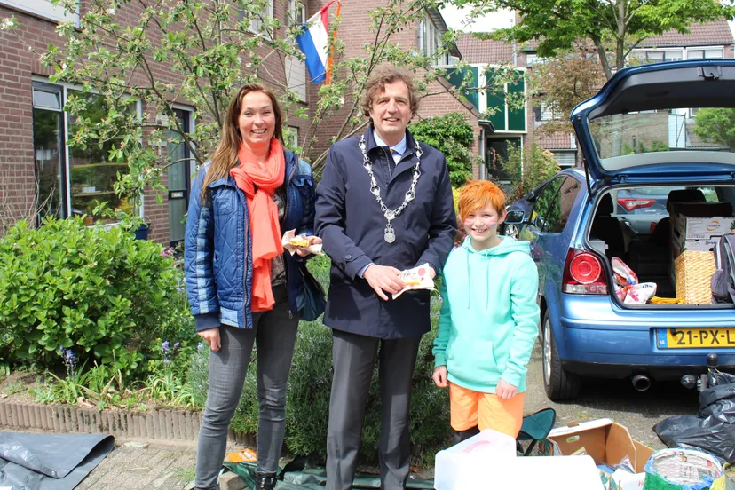 burgemeester ren verhuls met zijn echtgenoot foto chris ouboter