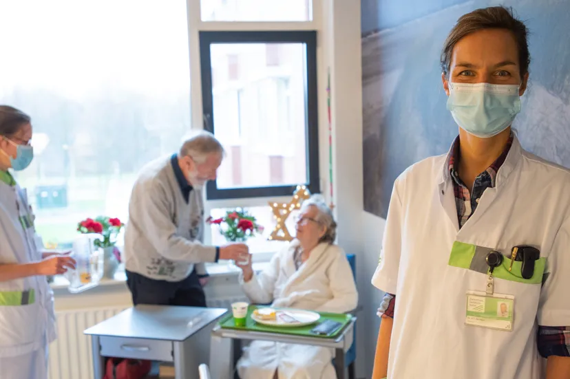 chirurg dr tjarda van heek en oncologieverpleegkundige nella verschuur