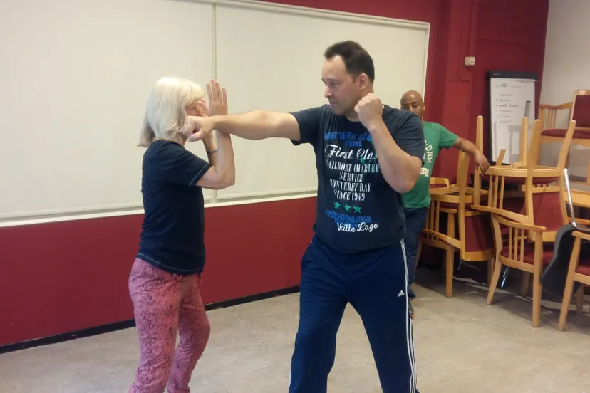 cursisten zelfverdediging