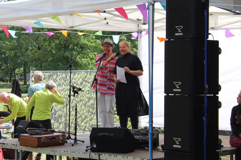 dante in het park foto chris ouboter