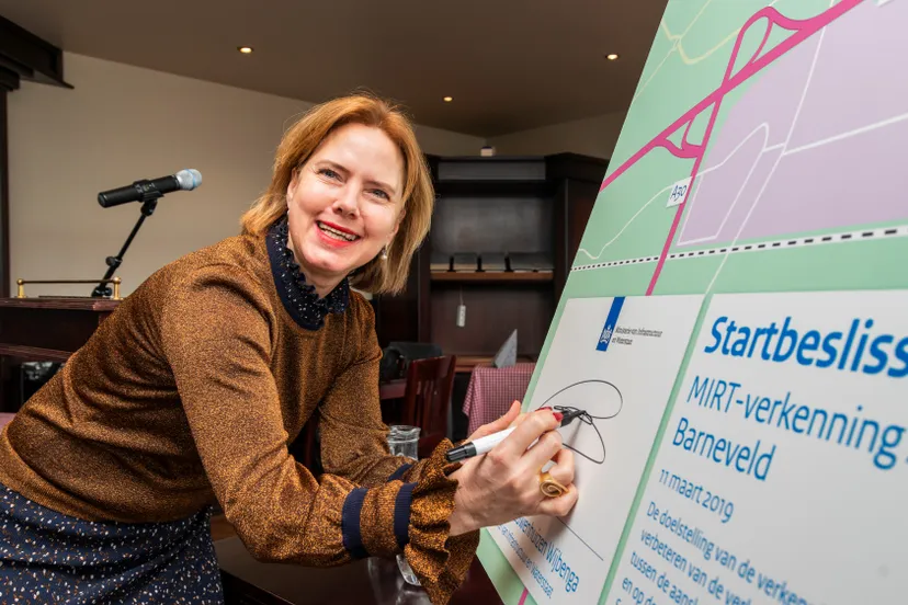 foto bij minister start mirt verkenning a1a30