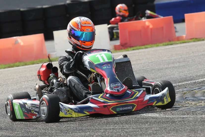 gianni van de craats naar podium imgl8402