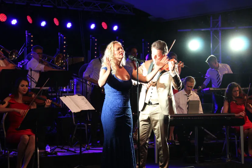 guidos orchestra en wendy kokkelkoren foto chris ouboter