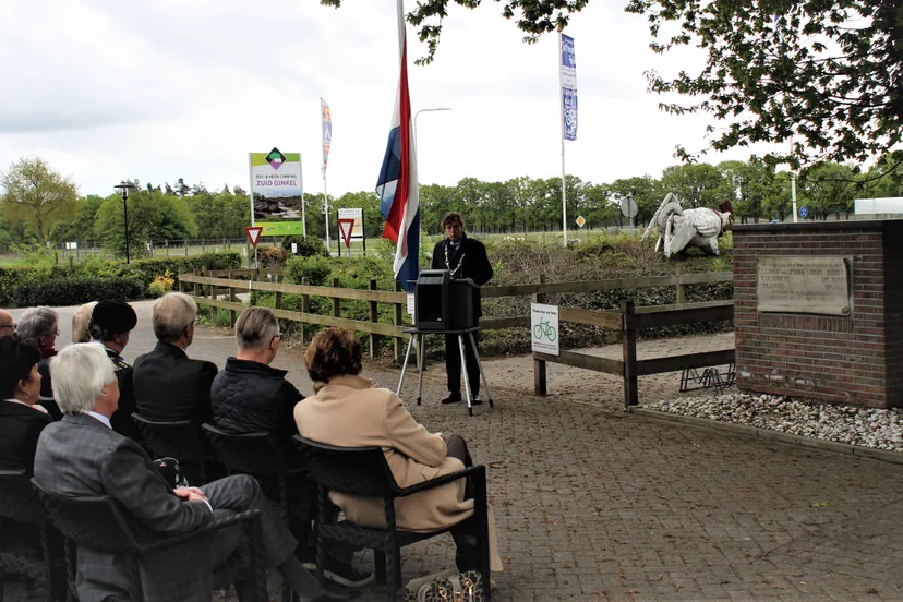 herdenking huzaren ede 1940