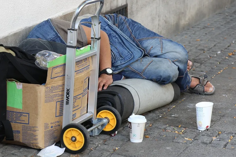 homeless pixabay