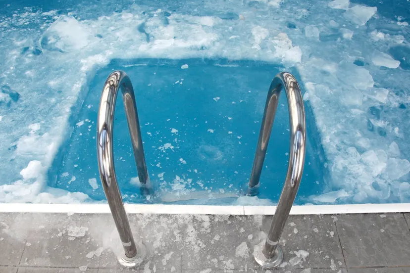 ijsbad zwembad devrijeslag