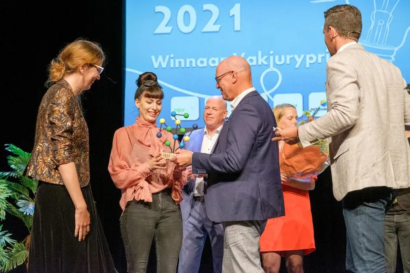 prijsuitreiking 2021 aan fabriek fris