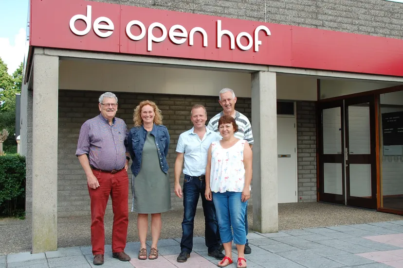 thhe in de open hof
