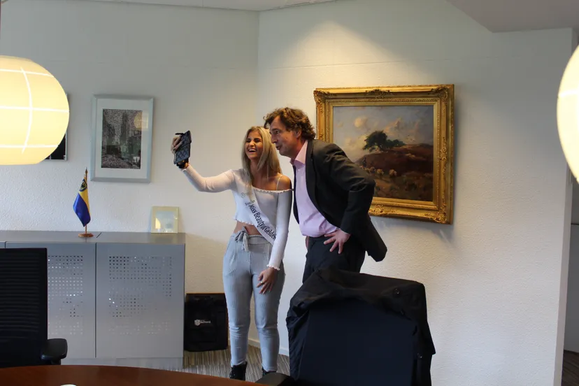 vlog van calabro met burgemeester ren verhulst foto chris ouboter