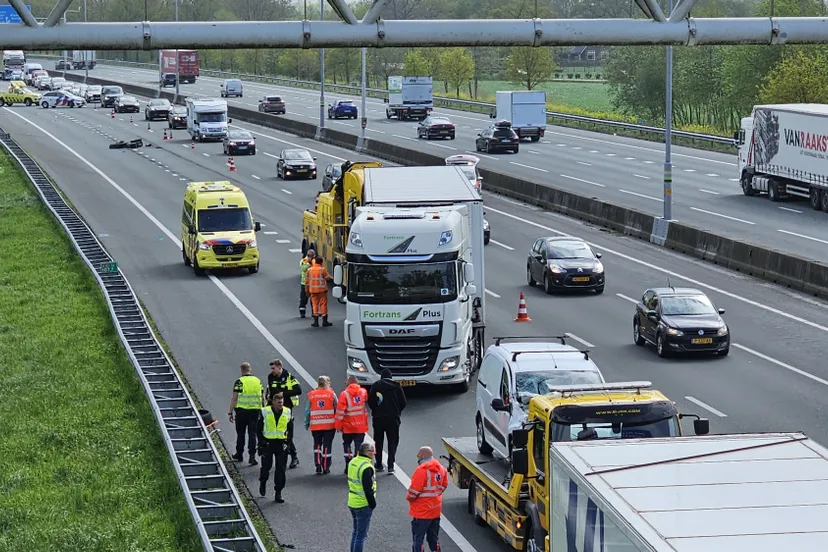 vrachtwagen verliest laadklep