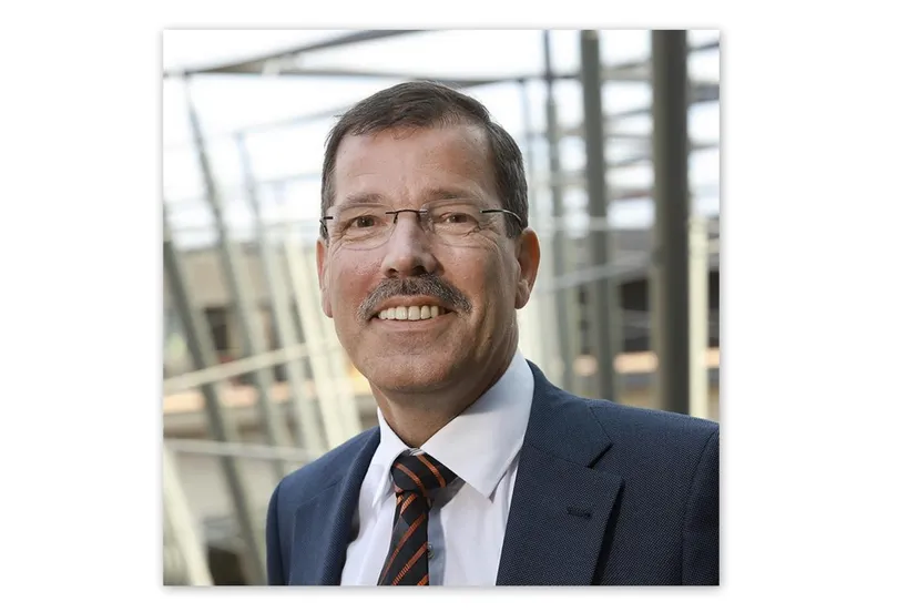 weerbaarheidsgedeputeerde peter van t hoog