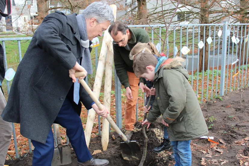 wethouder meijer aan het werk