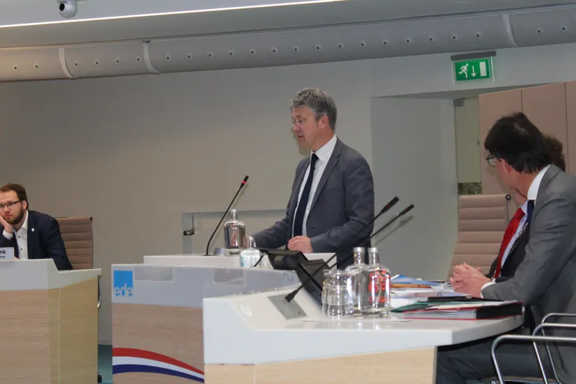 wethouder meijer legt uit over het wfc ede 21 maart ede