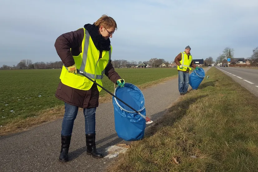 zwerfafvalbrigade in actie1 klein