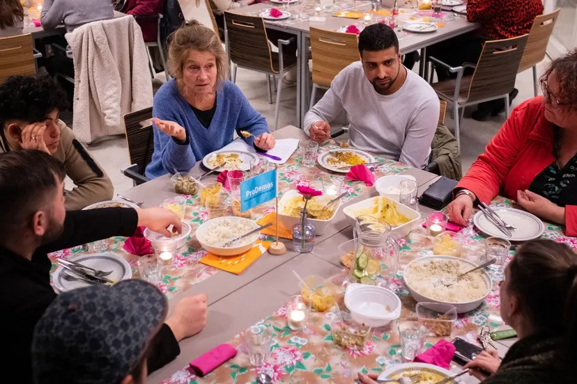 wijkcafe gedeelde waarden foto is van prodemos