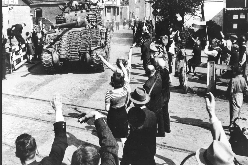 ga21944 ede centrum viert de bevrijding