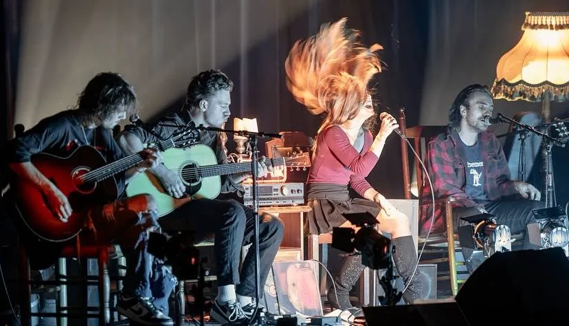 Intimate_Anna-en-band