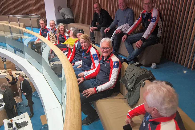 publieke tribune tunnelijsbaan 20260212