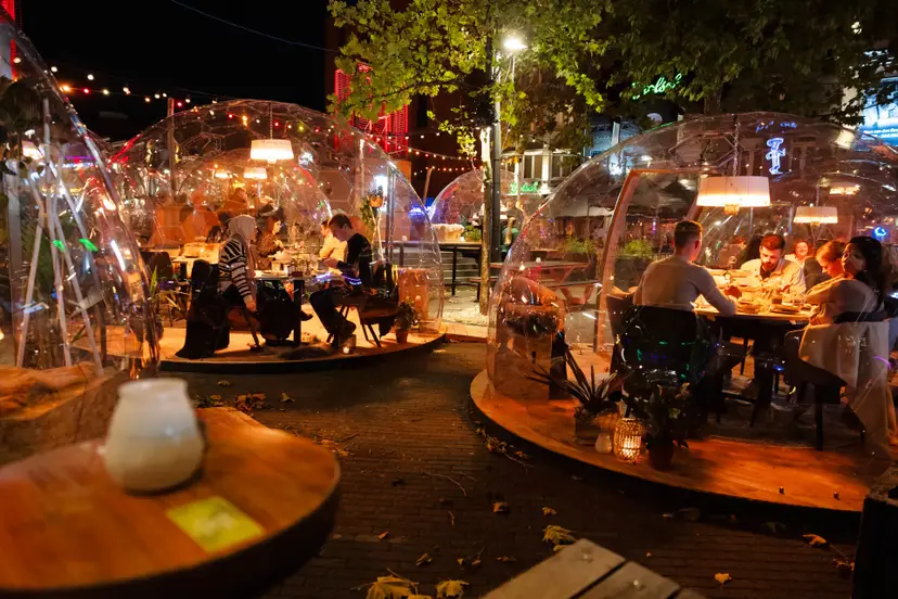 231102 0933 Dinner Domes  Uit eten in een iglo op Stratumseind