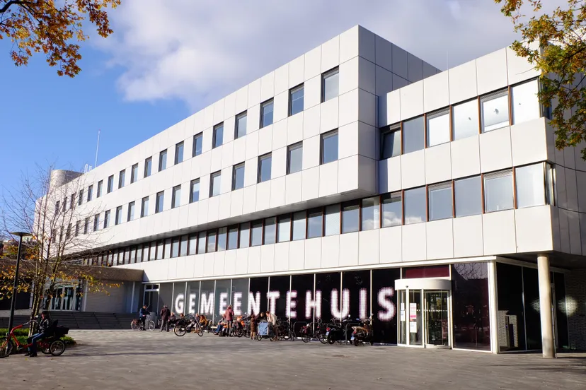 emmen gemeente gemeentehuis