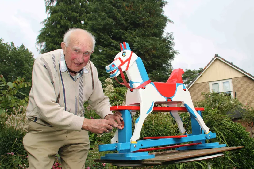 32en boeldagschommelpaard