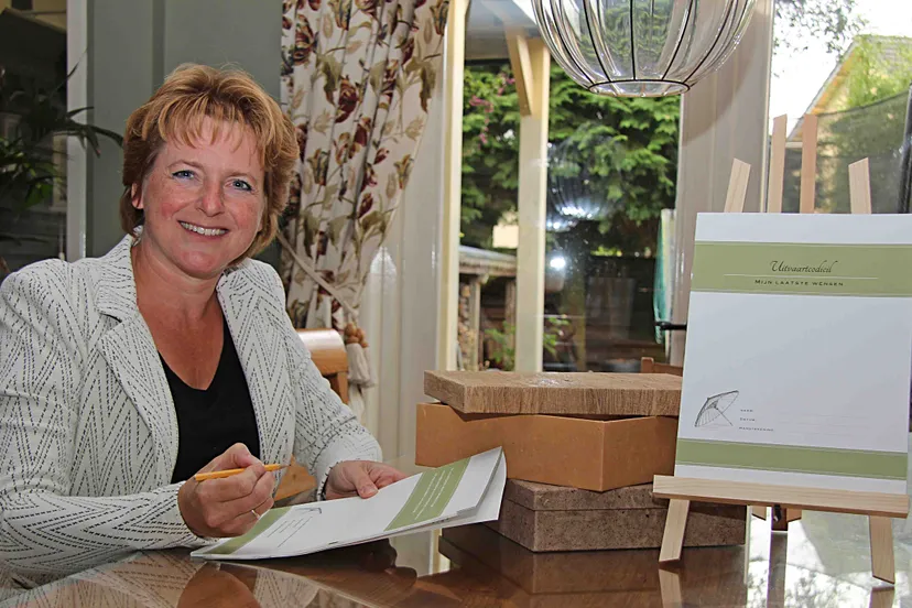 39en mireille schram