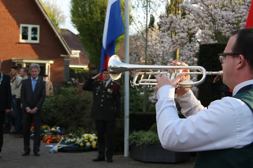 do4klc8kf0adwgzv71bemumf2 17en dodenherdenking