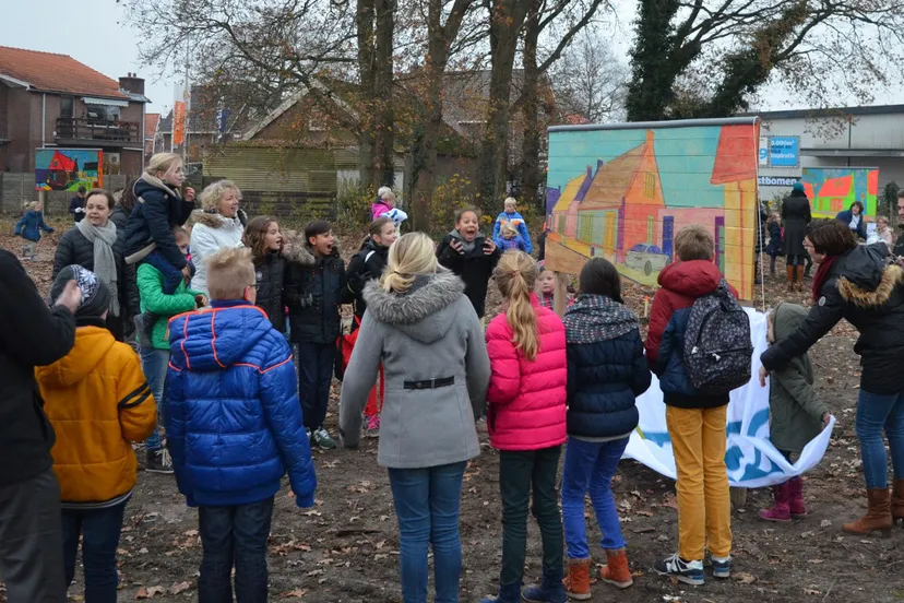 dyu28c12w9w19esavuaajkucn 49en vlishoek