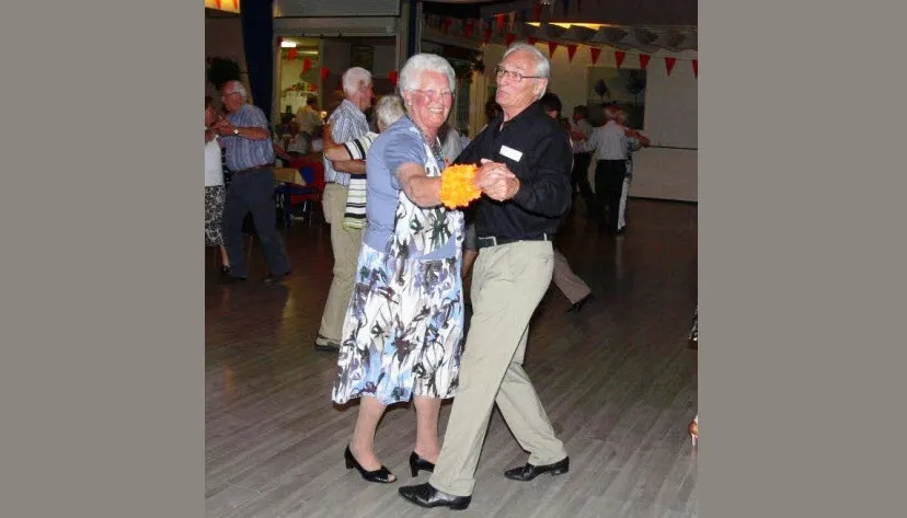 gnbpfx4zaxfsmczqf7mz4rv26 38en dansclub1