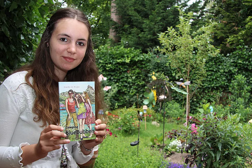 kmhuafl74qhysxnlehopb98i0 25en dianthe 2