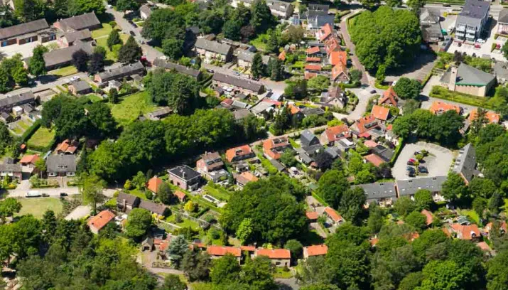 luchtfoto oost rk kerk2