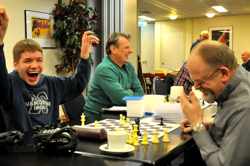 n6p1579qb4douxpoogchgq8wn 07en vsg1