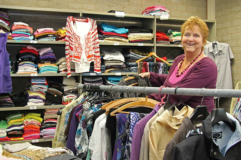 n9kil4vm0rqat74sxtwobxgbi 17en kledingbank 2