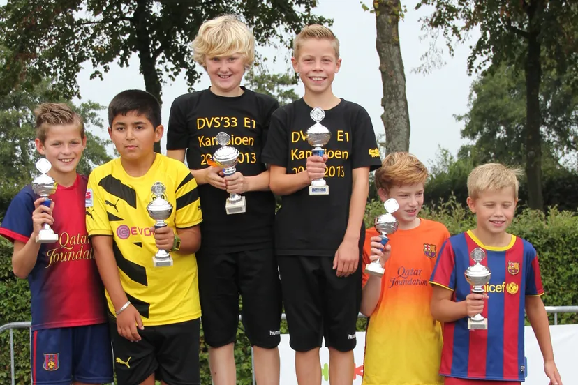 pfocx8vr5zwks9hwtnq7s0ine 37en straatvoetbal 1