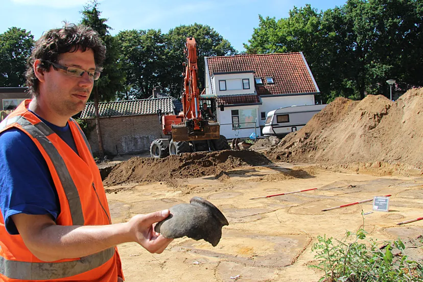 qc0dj6jf7mung2875p77q2fef 30en taxi bakker1