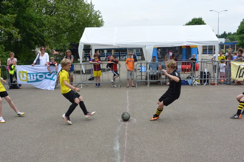 r7ig4w77awmzohq8m4tl0aief 21en straatvoetbal 2