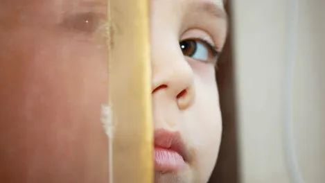 r8jeo6ufj7tncae6680jffnc7 51en kindermishandeling