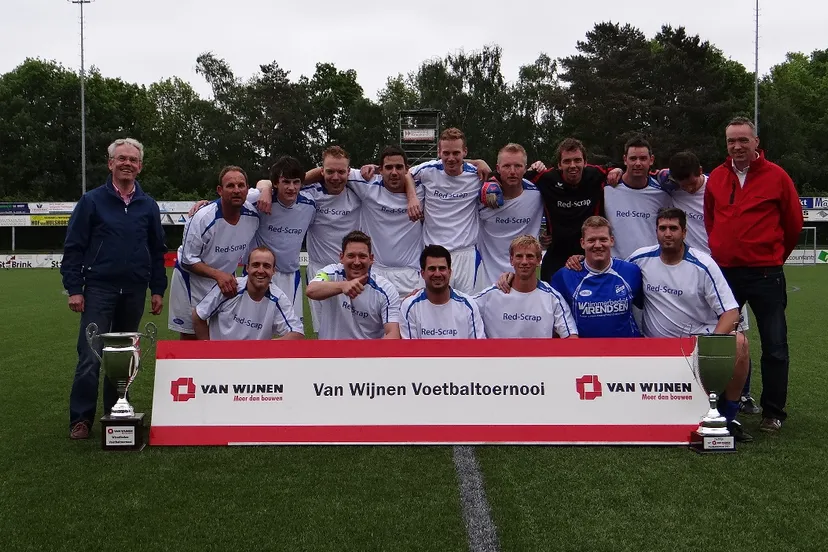 sxymfsf05g3qbyi8vho3zn0d7 16en van wijnen voetbaltoernooi