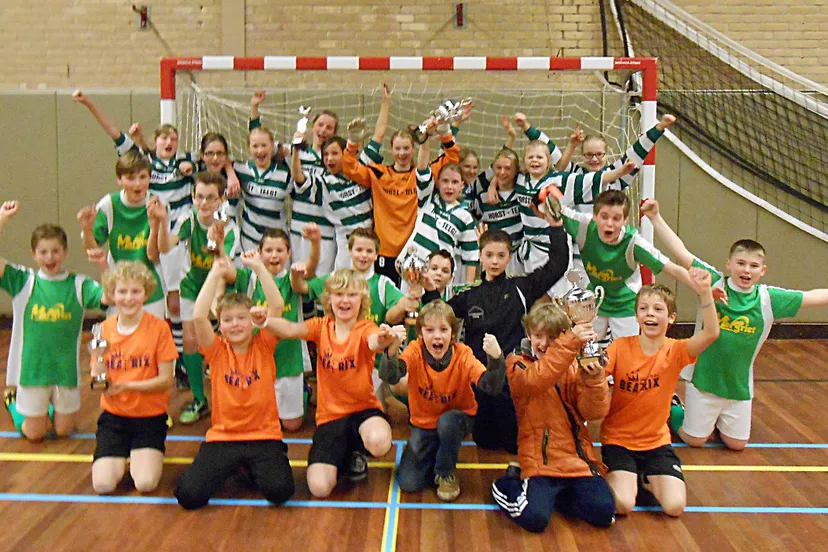 yzx6qpoxsgu6wb1068q6kst8q 07en schoolvoetbal2