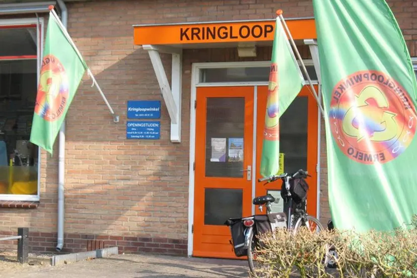 17EN PresentKringloopwinkel