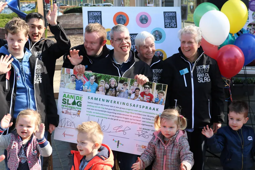 aan de slag in de speeltuin hoge neer 1