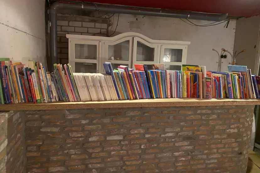 boekjes stichting monisha