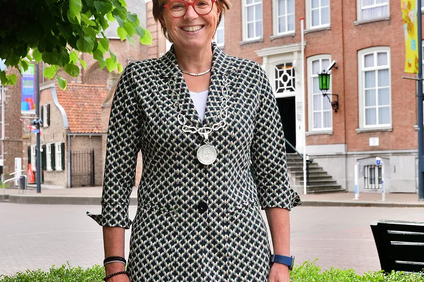 burgemeester miranda de vries gemeente etten leur 1 vierkant