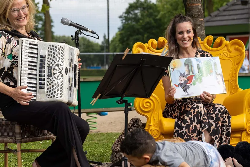 de nobelear bibliotheek voorlezen op het plein 1 c yvonne van bijnen 1920x1080 1