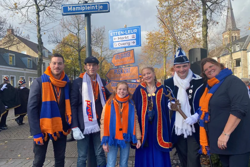 foto bekendmaking mami thema en buitencarnaval