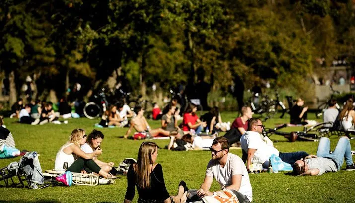 fraai nazomerweer met mogelijk warmterecord 715x408